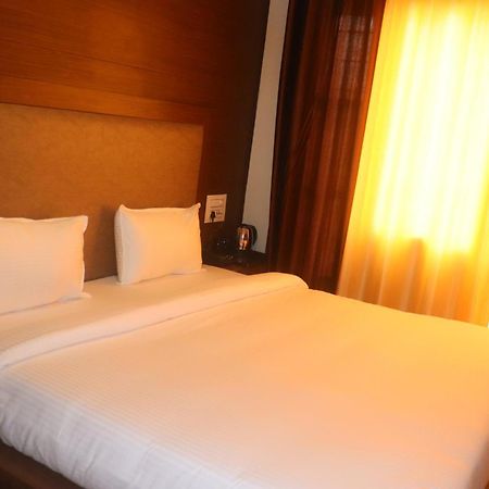Hotel Park Street Pathānkot Kültér fotó