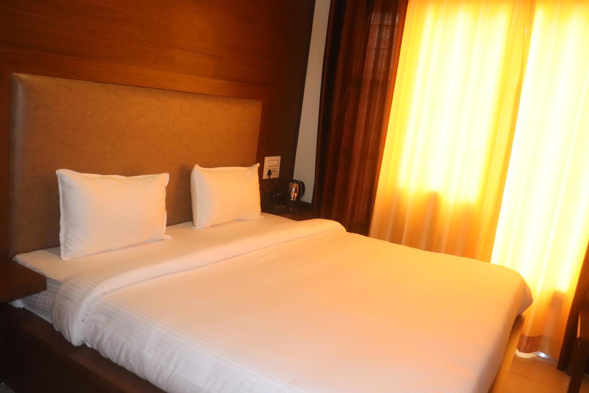 Hotel Park Street Pathānkot Kültér fotó